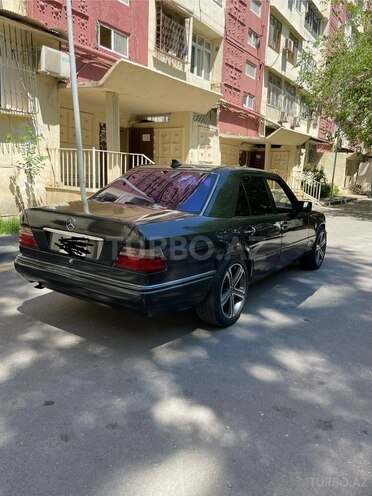 Mercedes 220 E-7