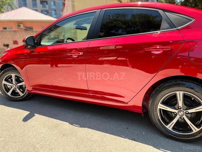 Hyundai Accent-6