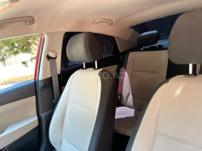 Hyundai Accent-11