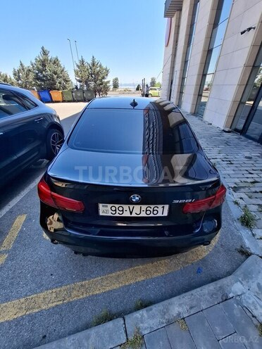 BMW 330-2