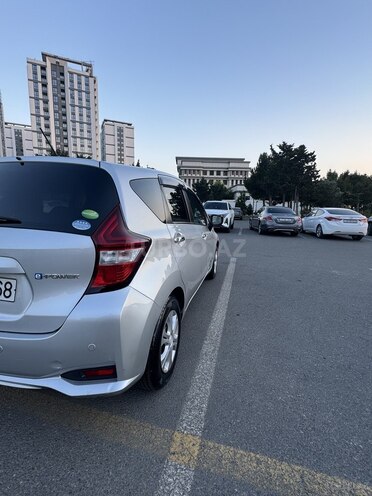 Nissan Note-7
