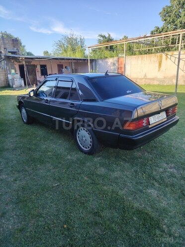 Mercedes 190-4