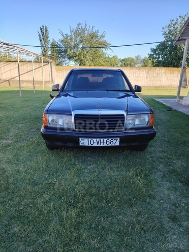 Mercedes 190-1