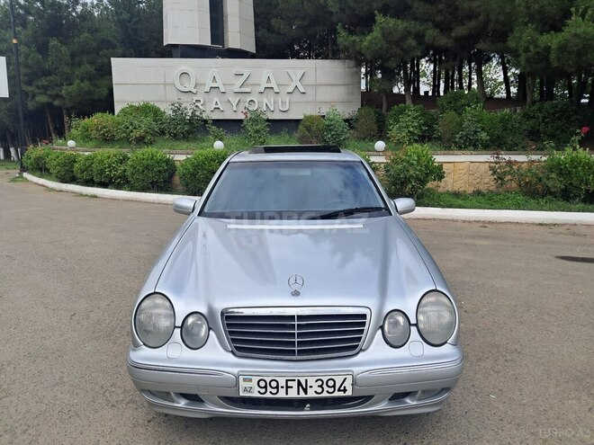 Mercedes E 240-2