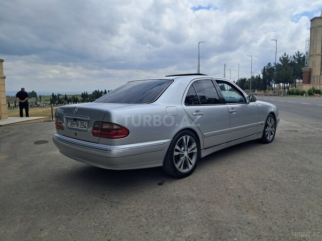 Mercedes E 240-5