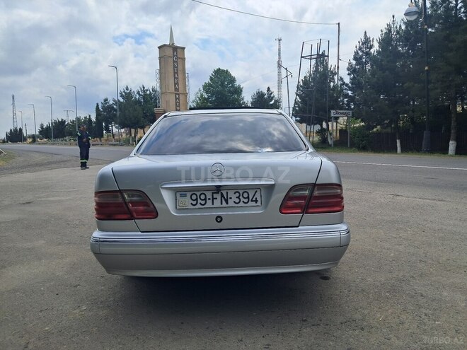 Mercedes E 240-9