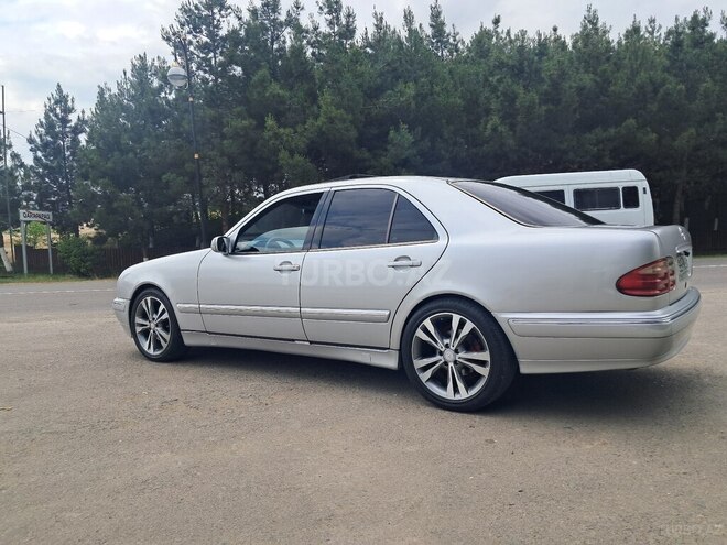 Mercedes E 240-8