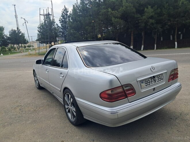 Mercedes E 240-7