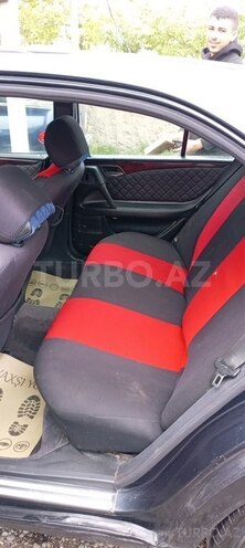 Mercedes E 240-3