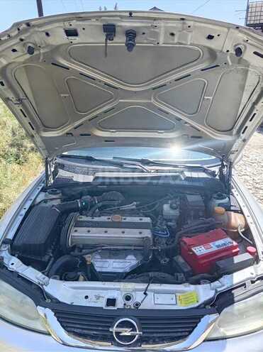 Opel Vectra-10