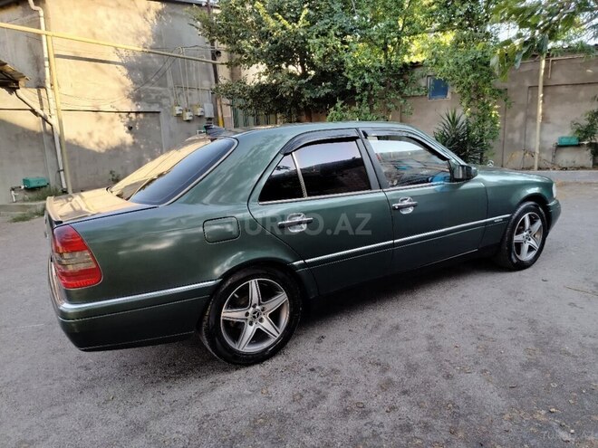 Mercedes C 180-9