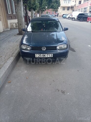 Volkswagen Golf-1