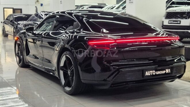 Porsche Taycan 4 Cross Turismo-11
