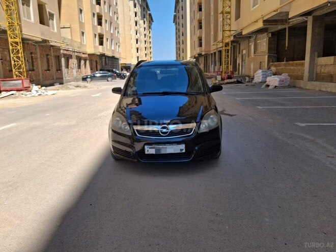 Opel Zafira-4