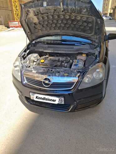 Opel Zafira-2