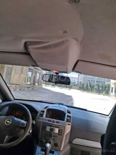 Opel Zafira-9