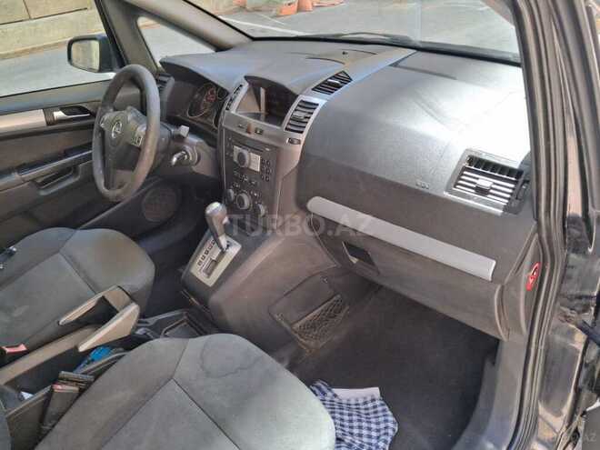 Opel Zafira-10
