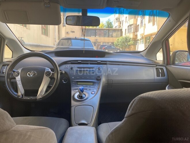 Toyota Prius-6