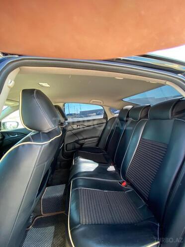 Honda Insight-5