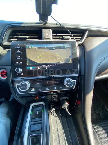 Honda Insight-7