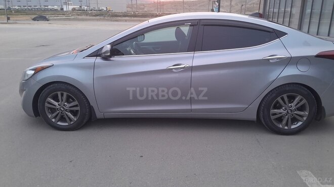 Hyundai Elantra-5
