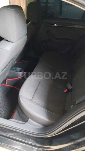 Volkswagen Polo-6