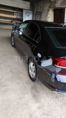 Volkswagen Polo-3