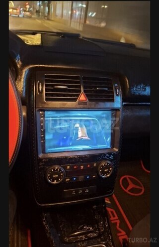 Mercedes B 200-4
