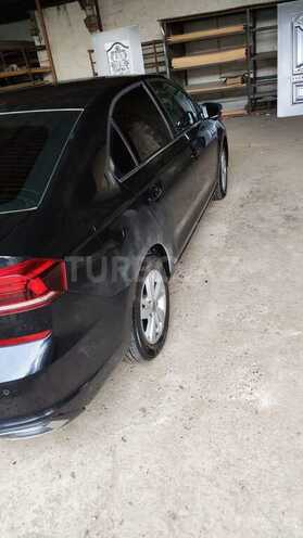 Volkswagen Polo-4