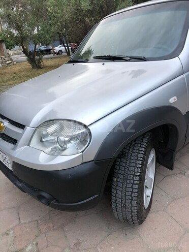 Chevrolet Niva-2