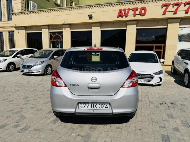 Nissan Tiida-7