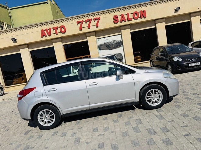 Nissan Tiida-4