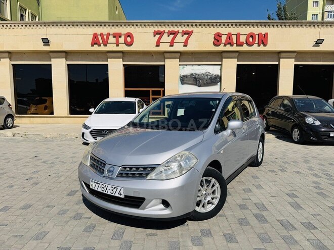 Nissan Tiida-1