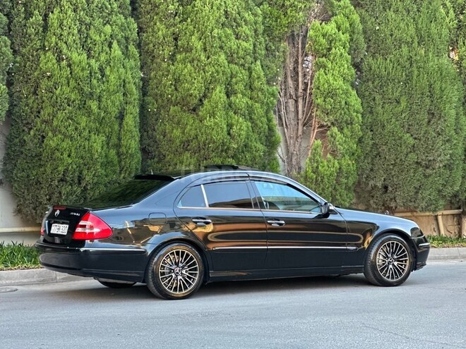 Mercedes E 320-8
