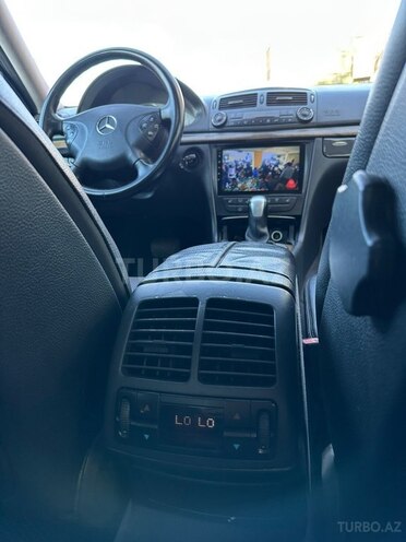 Mercedes E 320-13