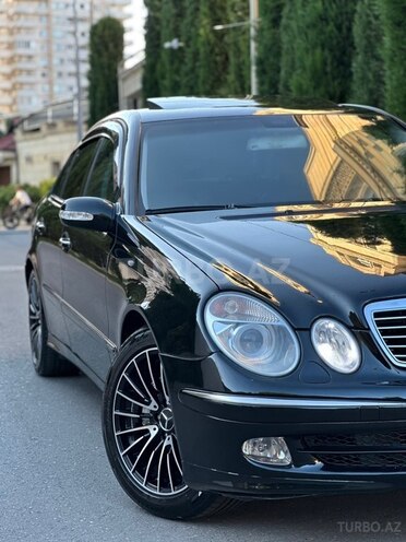 Mercedes E 320-9
