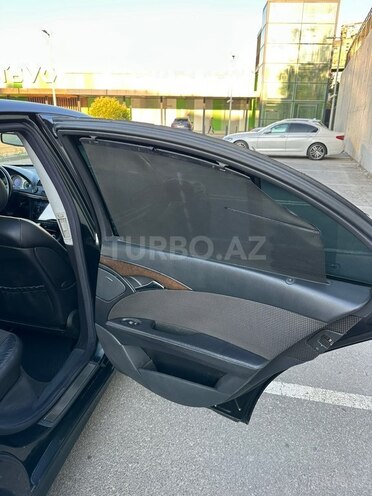 Mercedes E 320-17