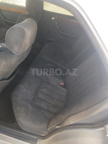 Mercedes E 220-5