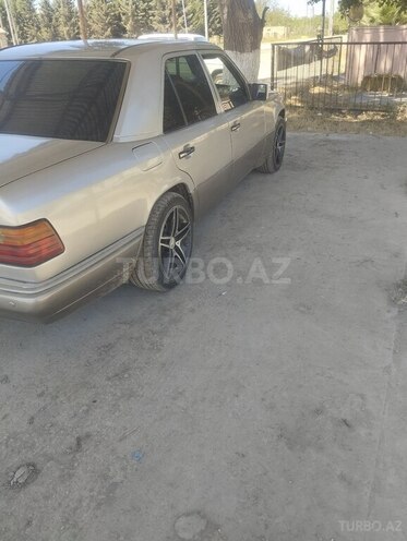 Mercedes E 220-8