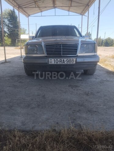 Mercedes E 220-9