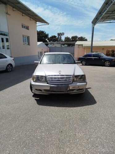 Mercedes C 220-2