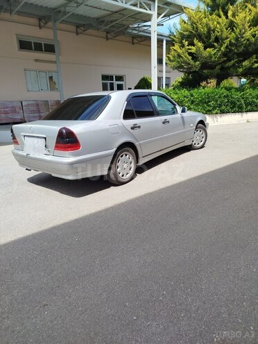 Mercedes C 220-9