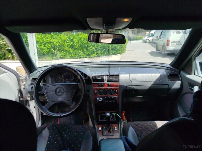 Mercedes C 220-12