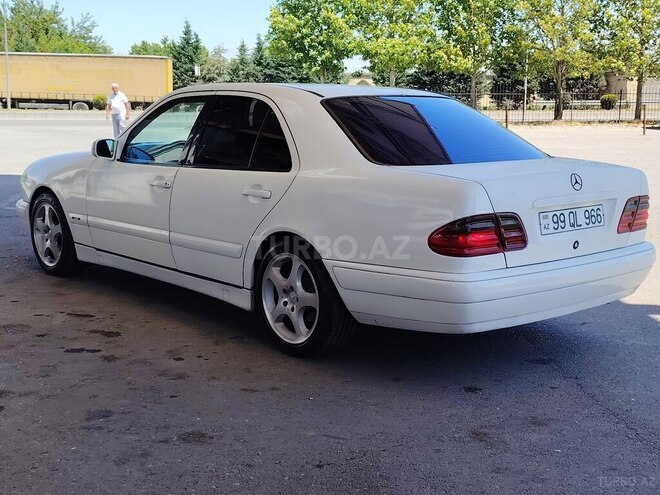 Mercedes E 220-3