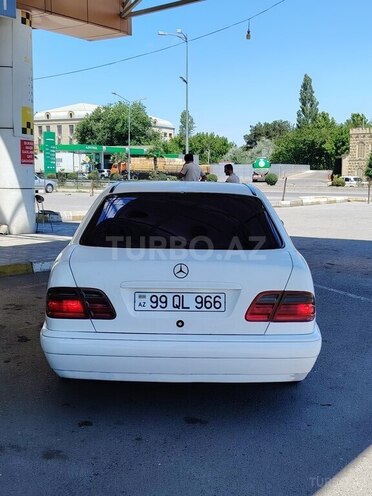 Mercedes E 220-7