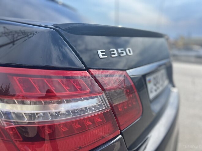Mercedes E 300-7