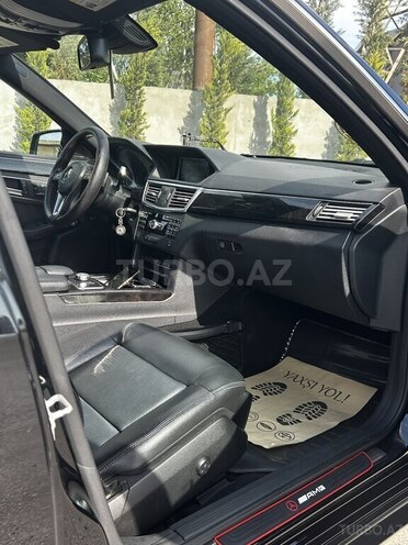Mercedes E 300-10