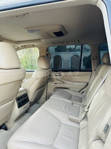 Lexus LX 570-13