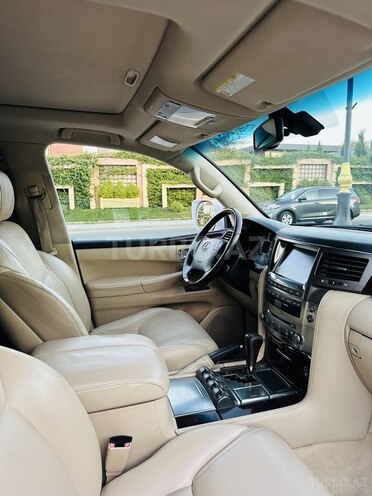 Lexus LX 570-10