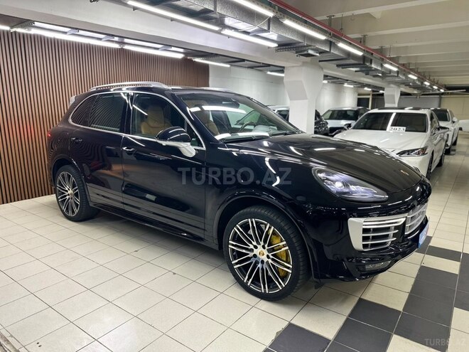 Porsche Cayenne Turbo S 2016, 83,000 km - 4.8 l - Bakı